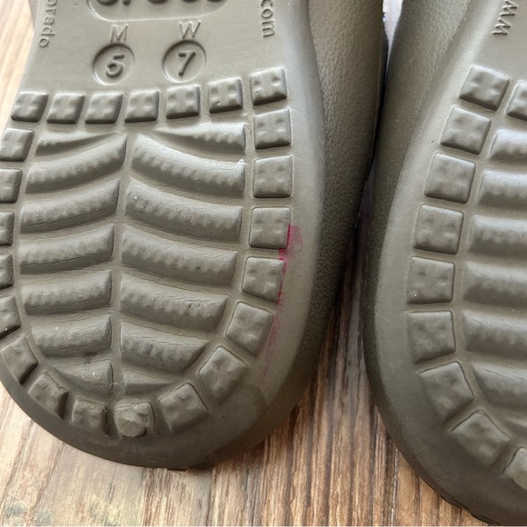 Crocs Disney Flip Flop Sandals Grey Blue size 7W - Picture 5 of 5